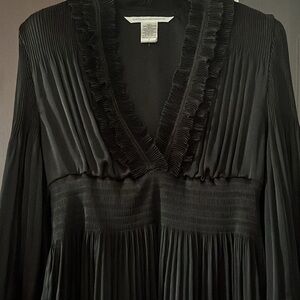 Diane Von Furstenberg blouse sz 8 black ruffle dressy